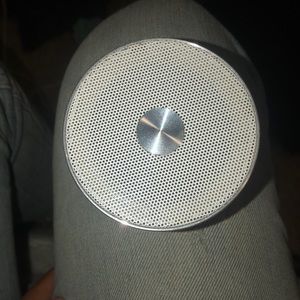 mini speaker ; perfect condition